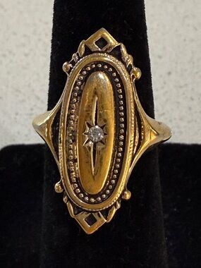 Vintage Avon 1976 Kinsington Victorian Revival Ring